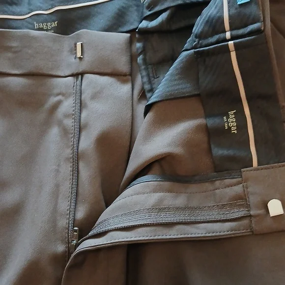 Haggar Men's Dark Brown dress pants 40/32 - Picture 3 of 6